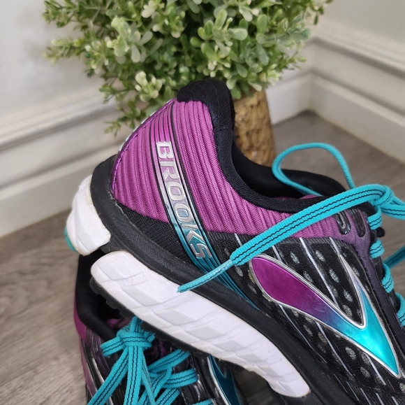 Brooks womens sneakers size 7.5 - Picture 8 of 8